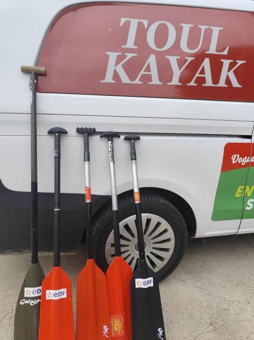 Pagaies adaptées pour le kayak et le dragon boat
